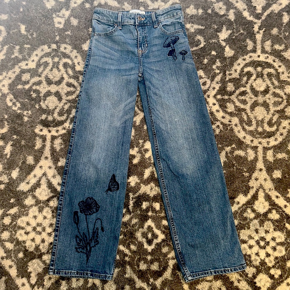 Size 9/10 Abercrombie kids wide leg floral mushroom jeans